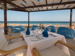 Red Sea - Safaga. Surf and Dive Lodge at Shams Beach Hotel. Restaurant terrace.